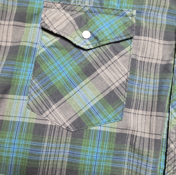 Men’s Wrangler Pearl Snap Short Sleeve Button Down - Picture 2 of 6